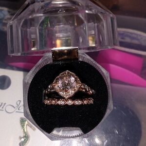 Elegant Rose Gold Ring Duo.